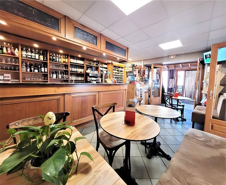 Le Bar - Auberge Du Couvige - restaurant LE BOUCHET-SAINT-NICOLAS - Restaurant auberge Haute Loire - Auberge Haute Loire