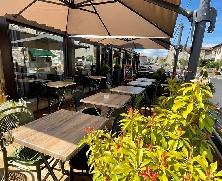 Le restaurant - Auberge Du Couvige - restaurant LE BOUCHET-SAINT-NICOLAS - Restaurant lac du Bouchet - Auberge Haute Loire