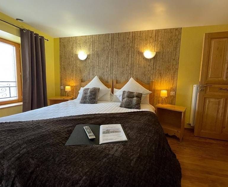 Chambres d'Hôtes - Gîte Le Bouchet Saint Nicolas - Auberge Du Couvige - restaurant LE BOUCHET-SAINT-NICOLAS - Restaurant le Bouchet Saint Nicolas