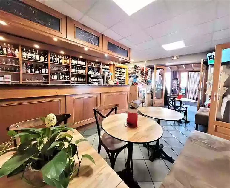 Le Bar - Auberge Du Couvige - restaurant LE BOUCHET-SAINT-NICOLAS - Restaurant auberge Haute Loire - restaurant a faire LE BOUCHET-SAINT-NICOLAS